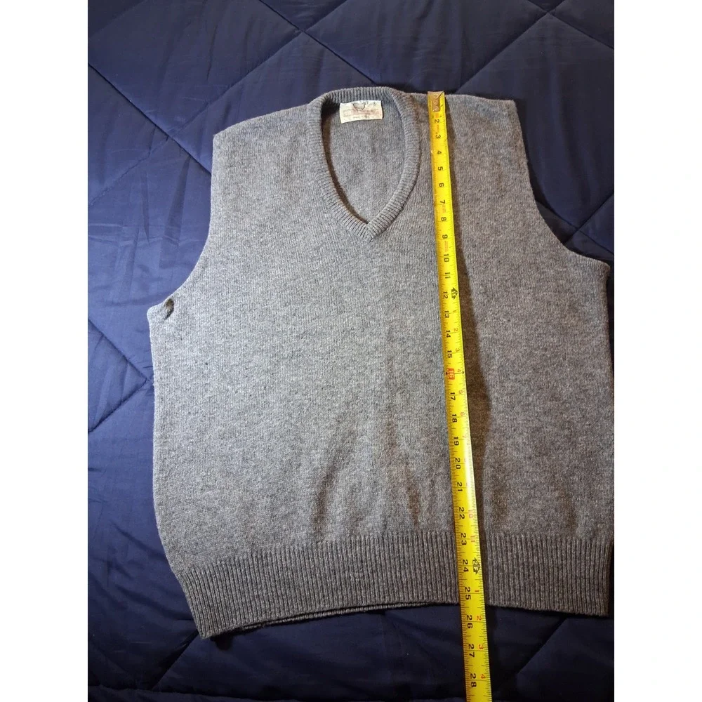 Lord Jeff Vintage Mens Gray V-Neck Knit Wool Sweater Vest Made in USA Large